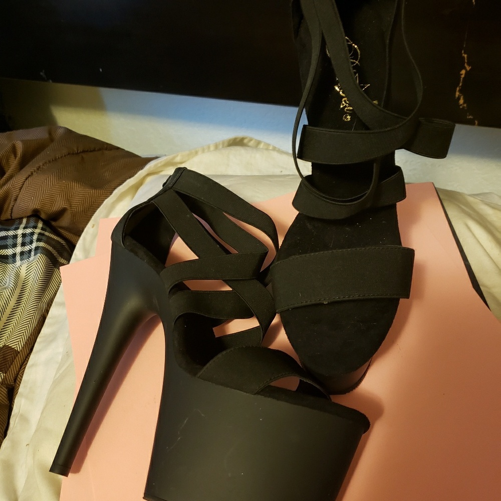 Size 10 women's pleasers heels black fantasy